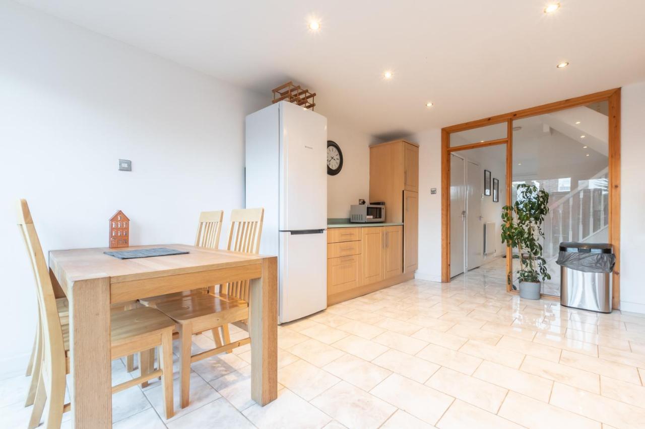 Best Price! Large Home For 4 - Smart Tv - Comfy Beds - Garden - 4 Single Beds Or 2 Doubles! Portsmouth Exterior foto